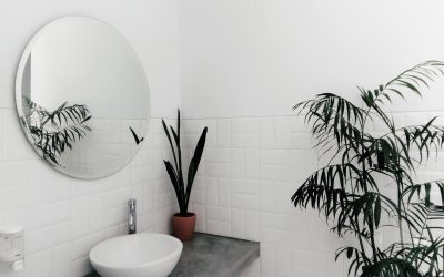 Jak dobrać fugę do białej łazienki? – 5 pomysłów